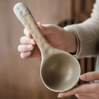Japonijos kūrybiškas rankų darbo akmens keramikos didelis sriubos šaukštas paprasti namų stalo reikmenys keramikiniai dideli ryžių šaukštai namų virtuvės reikmenys