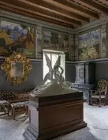 KNYGA Michelangelo Lupo Villa Margon