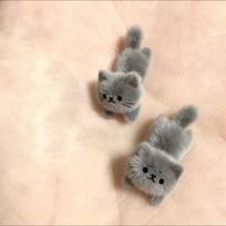 Cute Flocking Cat Earrings Adorable Kitty Stud Earrings Dainty Trendy Animal Ear Studs Jewelry For Women Unique Gift for Cat Lov pilka spalva