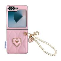 For Samsung Galaxy Z Flip7 5G Puffer Jacket Texture 3D Heart Phone Case with Wrist Strap For Samsung Galaxy Z Flip7 5G&Opp Bag rožinė
