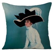 45X45Cm Vintage Audrey Hepburn Decorative Pillows Case Plush Cushion Cover Home Pillowcase Sofa Black White Pillow Cover Peach skin 18*18(CM)-1Pcs
