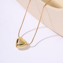 Gothic Heart Love pakabukas karoliai moterims 2024 m. Korėjos mados senovinių vakarėlių papuošalai gimtadienio dovana Kpop One Piece Chain Choker auksas