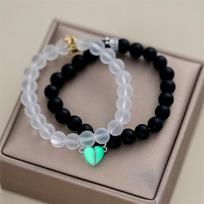 2 vnt. rankų darbo karūnėlė su karoliukais apyrankė „Luminou Heart Glow In The Dark“ pora apyrankė įsimylėjusiems vyrams, moterims, fluorescencinė dovana