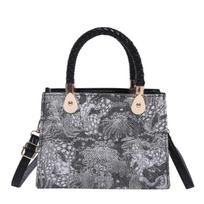 Textured light luxury portable small square bag women's bag autumn new woven flower versatile shoulder bag commuter messenger bag