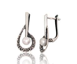 Sidabriniai auskarai anglišku užsegimu, Metalas: Sidabras, Praba: 925°, Akmuo: Perlai - 3.8 g. - 27 mm.
