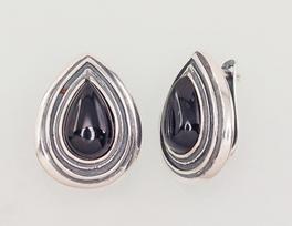 Sidabriniai auskarai anglišku užsegimu, Metalas: Sidabras, Praba: 925°, Akmuo: Oniksas - 22 mm. - 6.8 g.