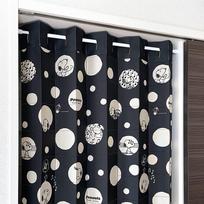 Noren Kobo Accordion Curtain Snoopy Monotone Dot SNOOPY PEANUTS Free Cut 96 x Length 95748 (Width 200cm)