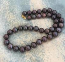 Stunning round 9-10mm black red pearl necklace 18inch