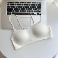 Lace glutinous integrated cup without steel ring bra, comfortable and breathable nude, fine shoulder straps, cross back underwear S（70ABC）