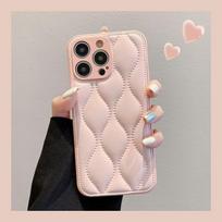Simple pink rhombus flower apple 17PROMAX mobile phone case 16/15/1314 PLUSXR all-inclusive down jacket apple 17