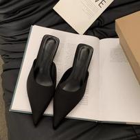 Madingi Nauji Smailianosiai Moteriški Mules Šlepetės Madingi Saldainių Spalvos Moteriški Elegantiški Suknelės Sandalai Kvadratiniu Mažu Kulnu Įslystami Šlepetės Batai 35 juoda