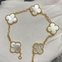 New Version Four-leaf Clover Five-flower Bracelet Natural Red Agate White Mother-of-pearl Bracelet Ladies Laser Bracelet V Gold