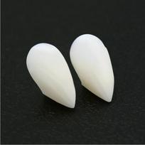 Pavirskite šlovingu vampyru su mūsų 2 vnt dervos dantų iltimis 19mm white