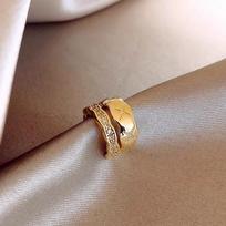 Women's Geometric High-End Ear Cuff: 2025 No-Piercing, Light Luxury Niche Design brown