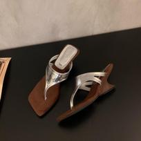French niche design slope heel flip-flops shoes women's 2025 summer new wear silver high-heeled sandals 35 sidabras