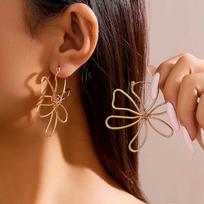 Large Flower Pearl Earrings for Women Luxury Design Study Earrings for Women Korean Fashion Jewelry Accessories Christmas Gift
