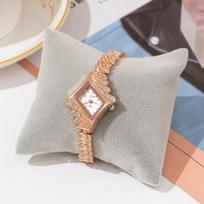 Ladies Niche Luxury Rhombus Gypsy Watch Student Fashion Alloy Bracelet Watch