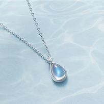 Water Drop Moonstone Necklace Women's Collarbone Chain Niche Design Temperament Light Luxury Pendant