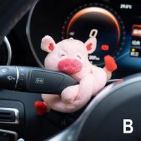 Automobilių apdaila Pliušinės lėlės Pilotiniai vairo žibintai Ornamentas Mielas Pig Wye priekinis stiklas lankai valytuvų vairo priedai