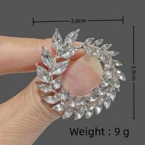 New Luxury Fashion Elegant Delicate Round Fashion Brooch Women's Metal Glitter Pearl Rhinester Pin Anti-glare Jacket Accessories