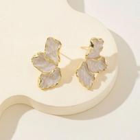 Luxury White Flower Charm Square Metal Green Epoxy Drop Earrings for Women Bohemia Romantic Camellia Flower Dangle Earrings