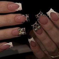 Elegant French Tip Press On Nail Featuring Leopard Print 3D Bows and Sweet Pastel Patterns Artificial Nail 1