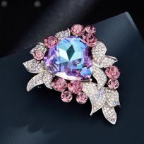 Exaggerated Luxury Full Crystal Heart Brooch Pin For Women Men Fashion Exquisite Rhinestone Badges Jewelry Accessories Gifts