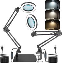 LED didinamasis stiklas - lupa su apšvietimu ir stabiliu pagrindu