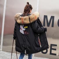 Moteriškas žieminis pūkinis paltas, šilta didelė kailinė apykaklė M juoda
