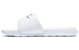 Nike Victori One baltos šlepetės CN9675-100 41