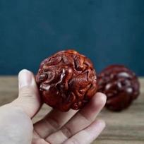 Geltonos rožmedžio zodiako sveikatos masažiniai kamuoliukai - Rankiniai medžio raižyti fitneso žaislai brown