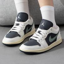 Nike Moteriški Air Jordan 1 Mid Krepšinio Batai 36 white