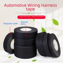 Juoda flanelinė juosta, skirta aukštai temperatūrai antipirenai automobiliniams laidynams. Sumažina triukšmą ir užtikrina elektrinį sukibimą. Velvet Tape (15m) * 9mm Width black