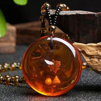 Imitation Amber Resin Pendant Necklace with Embedded Shell and Plant Fossil Beads 65cm Length Handmade Jewelry Accessory for Everyday Wear One Size