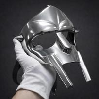 MF DOOM įkvėpta gladiatoriaus kaukė – Rankų darbo veidrodinio paviršiaus metalinė veido šarvuotė Cosplay ir eksponavimui