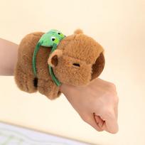 Žavingi gyvūnų lipukai ant riešo Kapibara pliušinis žaislas lipukas ant riešo Kawaii pliušinis lipukas ant riešo vaikų gimtadienio vakarėlio dovanėlių rinkinys 18cm