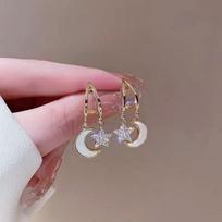 Heart and Star Diamond Ear Cuff with Asymmetrical Tassel Earrings auksas