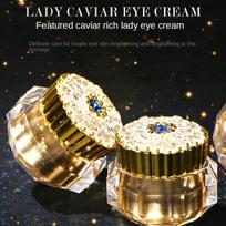 Sakura Caviar paakių kremas, drėkinantis paakių sritį, kad patobulintų odą.