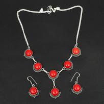 925 svaras sterlingų raudonojo koralio papuošalų rinkinys Elegantiškas apvalaus brangakmenio kaklo papuošalas ir lašiniai auskarai moterims Boho vestuviniai papuošalai