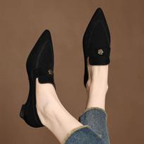 Fashion 2025 New Sheep Suede Elegant Spring Shoes Chunky Heels Oxford Shoes Slip on Business Casual Women Metal Flowers Loafers Pumps 35 juoda