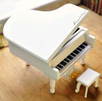 Wooden Piano Music Box with Foot Pedal balta