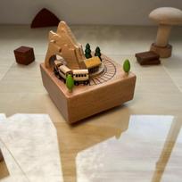 Handmade Wooden  Creative Rotating Music Box  Ornaments Crafts Birthday & Holiday Gifts for Children Tradition Classic Gift