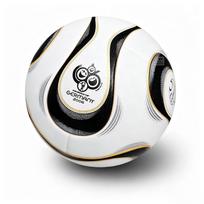 2006 m. Vokietijos juodas Pasaulio taurės futbolo kamuolys treniruotėms ir kaip dovana