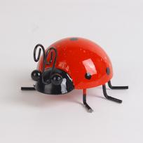 1 Pcs Mini Metal Ladybug Beetle Fen Wall Hanging Ornament Statue Patio Garden Figurine Home Decoration Creative Crafts