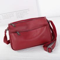Moteriška viršutinės odos karvės odos peties rankinė Erdvus minimalistinis crossbody lengvam kasdieniam nešiojimui Rankinė su reguliuojamu dirželiu 27 x 11.5 x 18 cm vyno raudonos spalvos