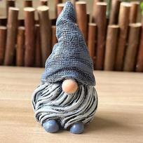 Sodo nykštuko skulptūra Sodo namų sodo dekoracija Goblinas Kalėdų nykštukas Senukas Dervos amatai mėlyna