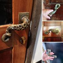 Unique Tentacle Design Octopus Door Handle Heavy Duty Ergonomic Handle Steampunk Door Knobs Premium Polyresin Bronze Finish smėlis