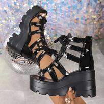 Kryžinė juosta Metalinis sagties atviras pirštas vidutinio aukščio platformos basutės, punk stiliaus juodos madingos lengvos universalios romėniškos basutės vasarai Size 35 juoda