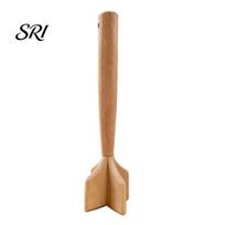Wooden Meat Grinder Masher Potato Crusher Heavy-Duty Mincing Tool for Ground Burgers Vegetables BPA-Free Essential Kitchen Utensil Home Cooking brown