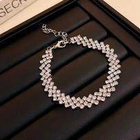 Zircon Starry Sky Pearl Bracelet: Luxurious and Elegant Accessory for Women